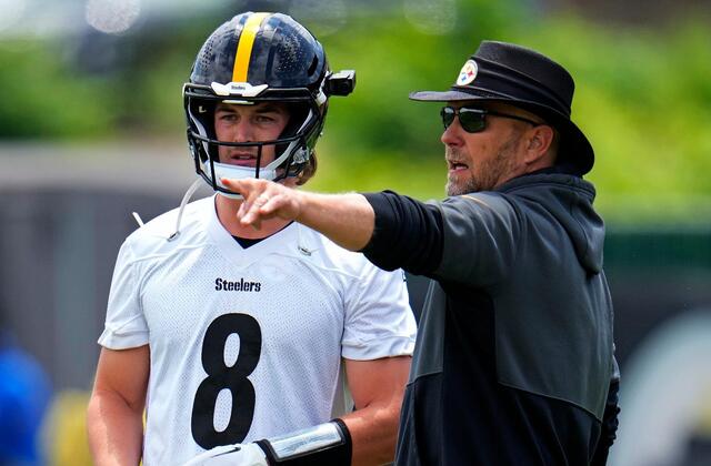 23c668c7c22643d5a61235caca260738Steelers_Football_11457