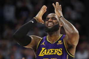 NBA: Los Angeles Lakers at Minnesota Timberwolves