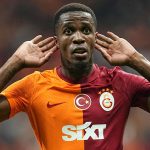 wilfried-zaha-galatasaray-1699262659-121243
