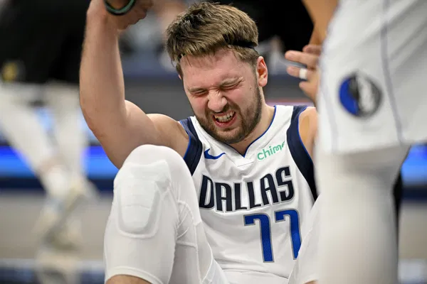 2024-01-10T021410Z_956602712_MT1USATODAY22256540_RTRMADP_3_NBA-MEMPHIS-GRIZZLIES-AT-DALLAS-MAVERICKS