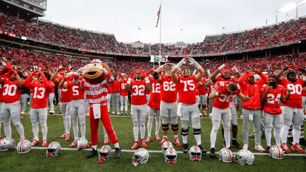 108077196-1734467790664-gettyimages-2185629173-dcd241123046_iu_vs_osu