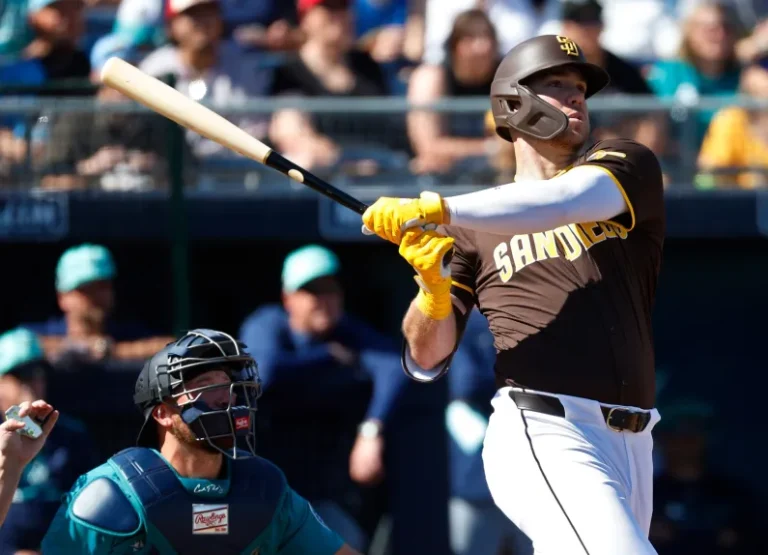 SUT-L-Padres-Spring-D8-020